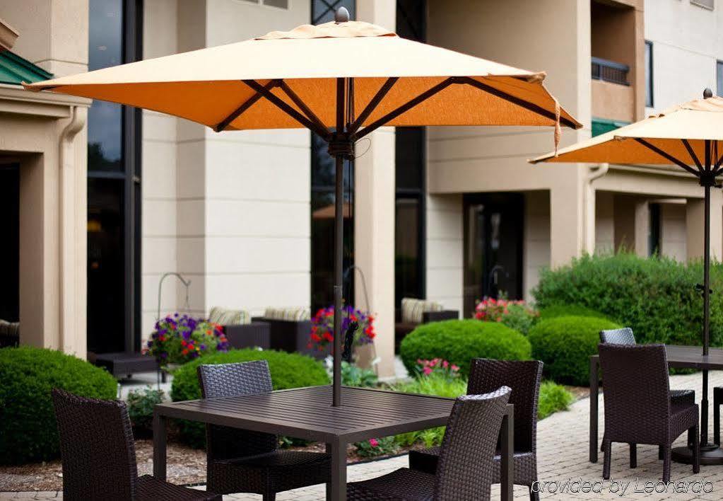 Courtyard Chicago St. Charles Hotell Saint Charles Exteriör bild